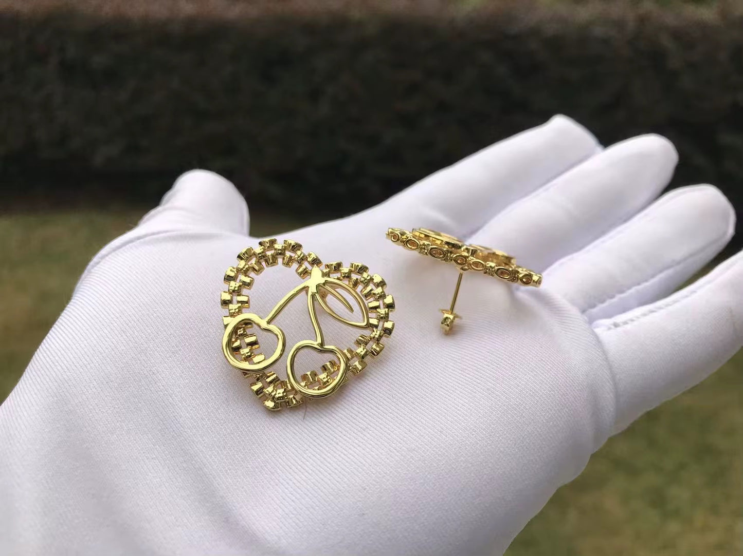 GOLD CHERRY STUD