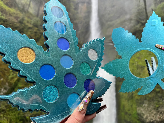 Blue Dream Leaf Eyeshadow Magnetic Mirror Pallete